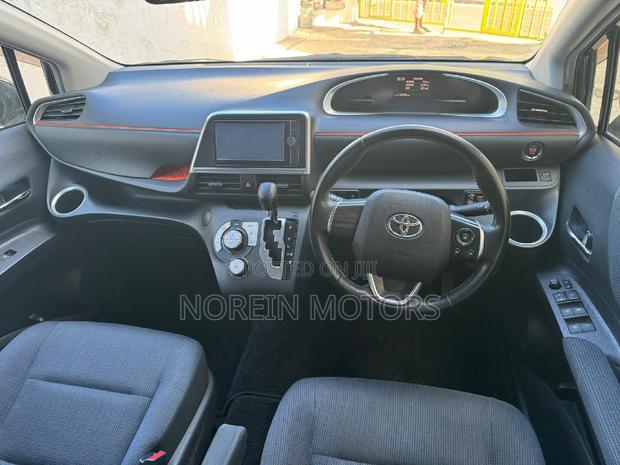 2016 Toyota Sienta Black - Used, Excellent Condition