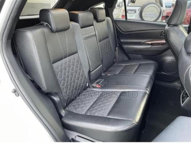 2017 Toyota Harrier Pearl - Sophisticated SUV