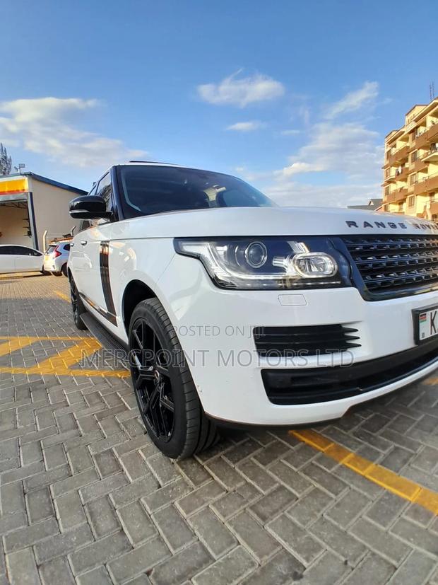 2016 Land Rover Range Rover Vogue - Stylish White