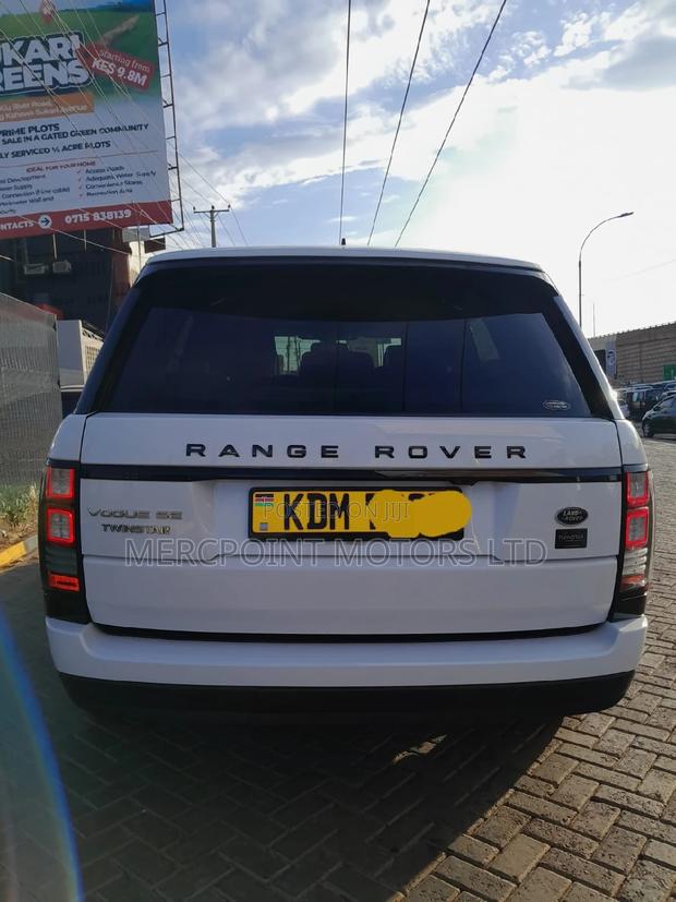 2016 Land Rover Range Rover Vogue - Stylish White