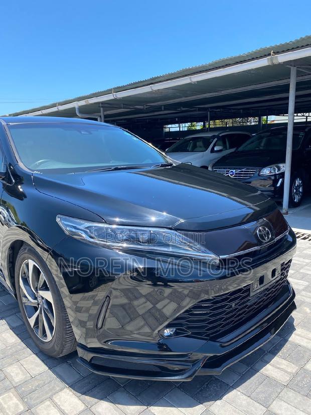 2018 Toyota Harrier in Black: Premium SUV for Your Drive