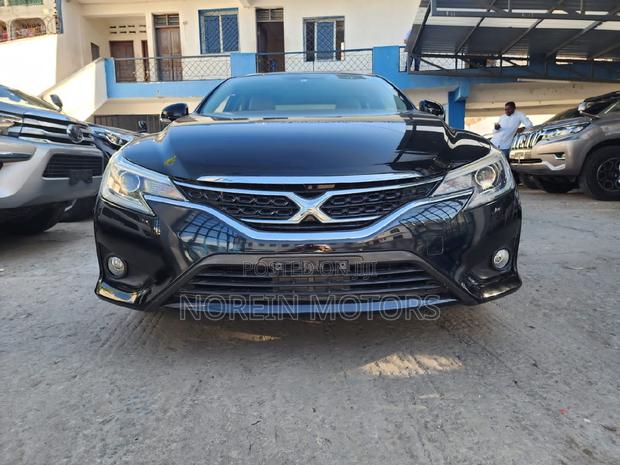 2017 Toyota Mark X Black Edition: Elegant and Sporty