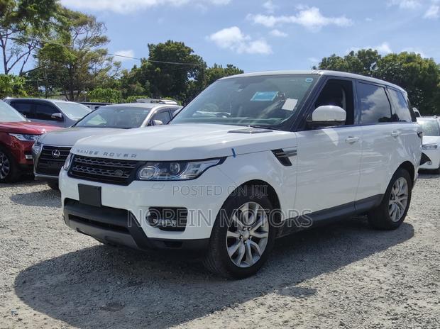 White 2017 Land Rover Discovery Sport (New)