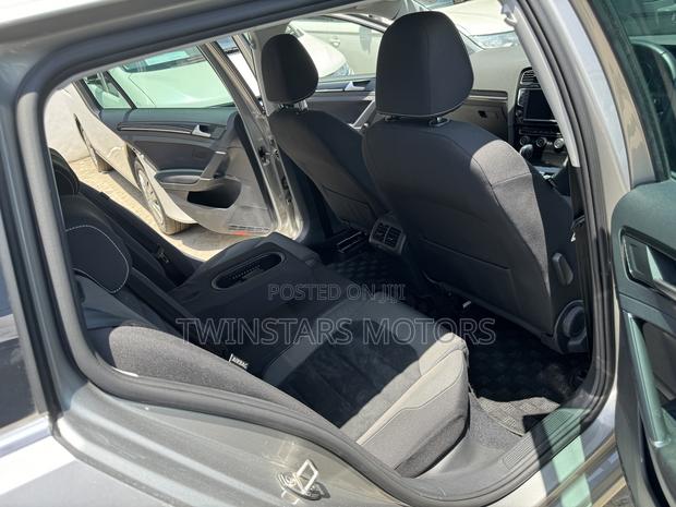 Volkswagen Golf 2017 - Gold Edition: Power & Comfort