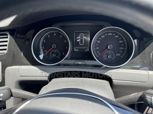 Volkswagen Golf 2017 - Gold Edition: Power & Comfort