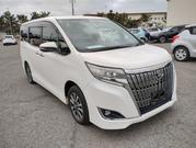 8-Seater White Toyota Esquire 2.0 FWD 2017: Comfortable Ride for sale