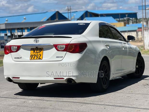 2010 Toyota Mark X - White, Used Luxury Sedan for Sale