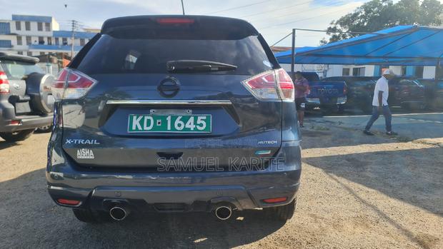Used 2017 Nissan X-Trail SUV - Gray Color
