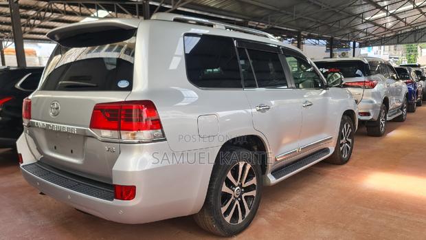 2017 Silver Toyota Land Cruiser: The Ultimate Off-Road Experience