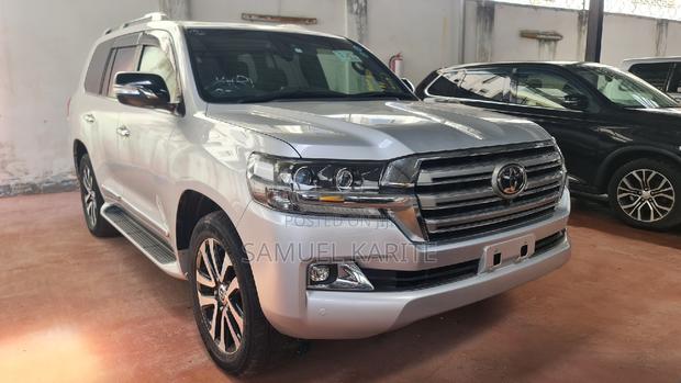 2017 Silver Toyota Land Cruiser: The Ultimate Off-Road Experience
