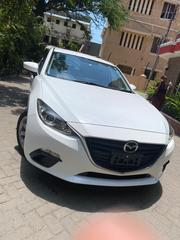 2017 Mazda Axela White Hatchback for sale