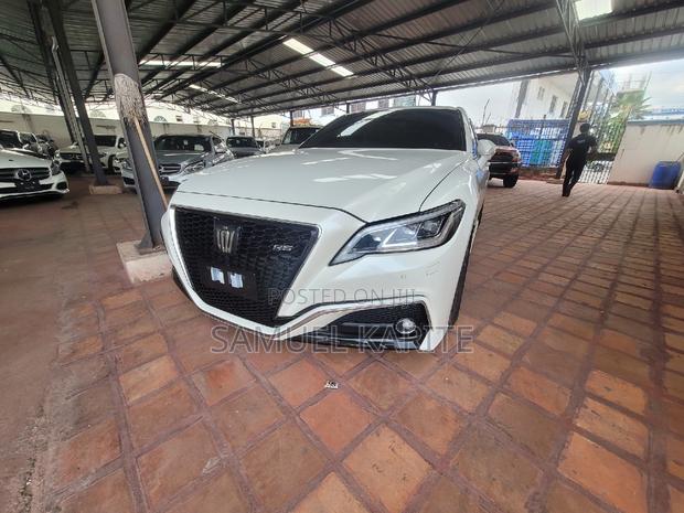 2018 Toyota Crown - White, Powerful and Versatile