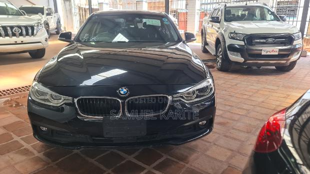 2017 BMW 320i Black: Luxury Performance Sedan