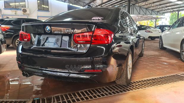 2017 BMW 320i Black: Luxury Performance Sedan