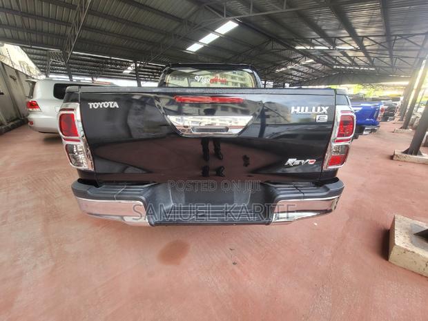 2017 Toyota Hilux Black Edition: The Ultimate Off-Road Vehicle