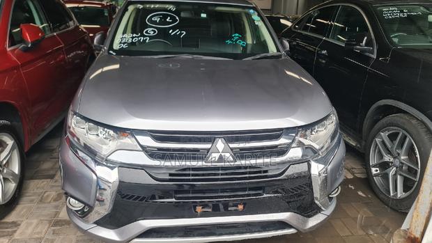 Gray Mitsubishi Outlander 2017 - Pre-owned SUV Offer