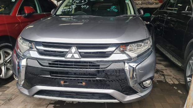 Gray Mitsubishi Outlander 2017 - Pre-owned SUV Offer