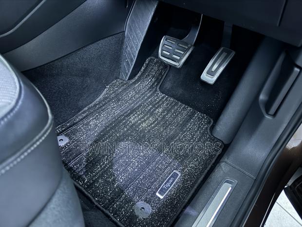 2018 Brown Volkswagen Tiguan: Spacious and Luxurious SUV