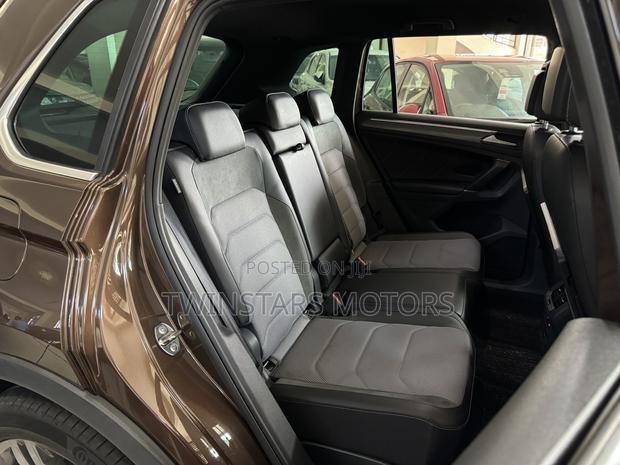 2018 Brown Volkswagen Tiguan: Spacious and Luxurious SUV