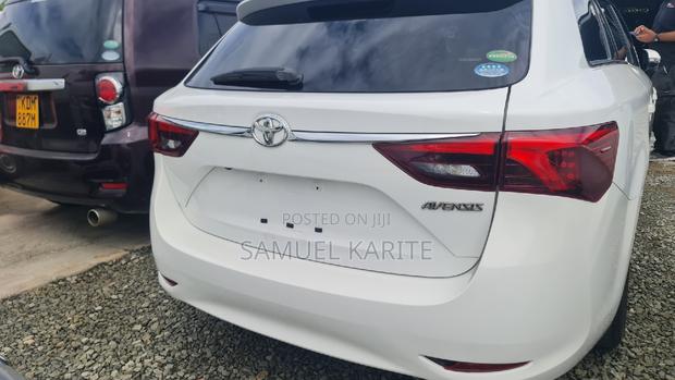 2017 Toyota Avensis in White: Elegance & Performance