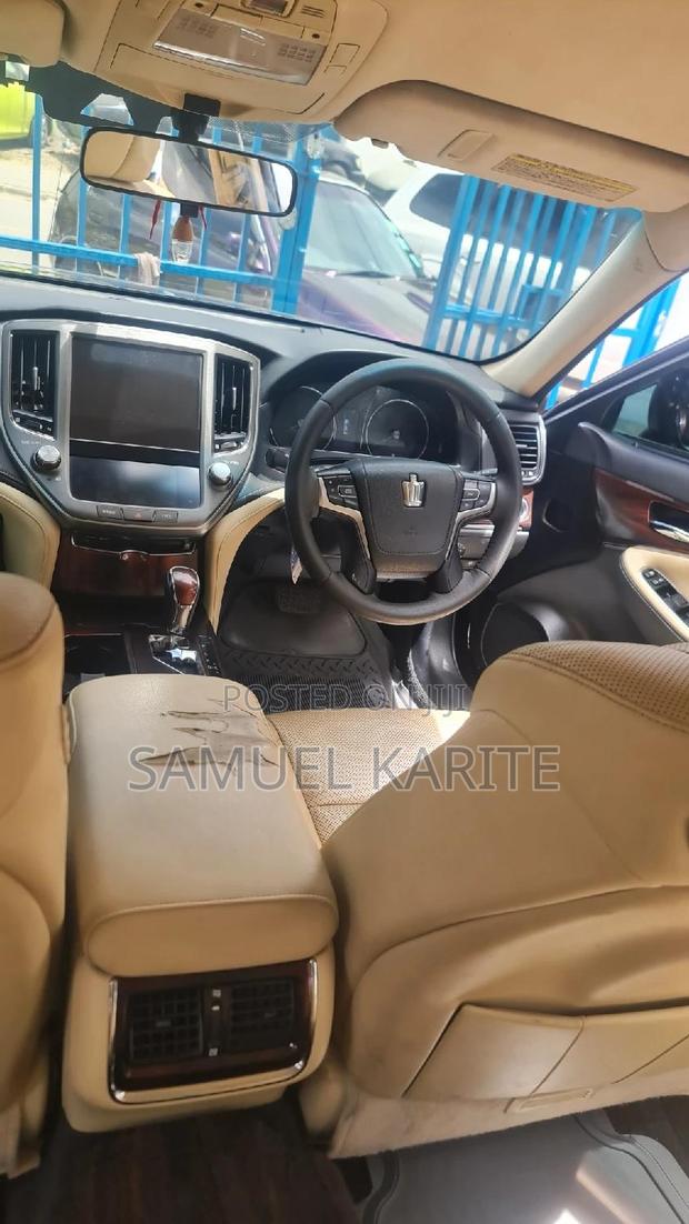 2015 Toyota Crown Black Edition: Stylish Pre-Owned Sedan