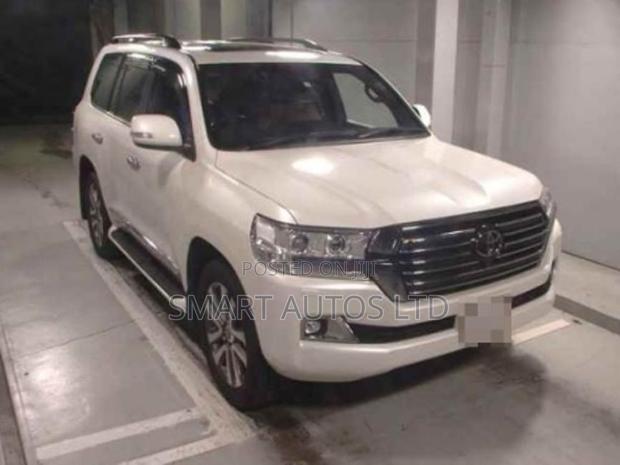 New 2017 Toyota Land Cruiser Pearl: Unleash Your Off-Road Potential