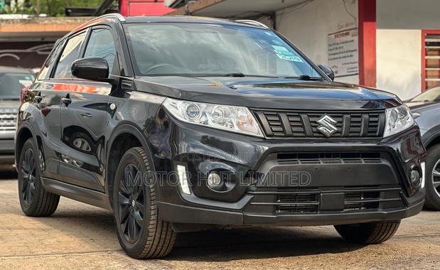 Black Edition 2019 Suzuki Vitara: Sporty Look