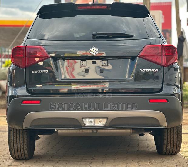 Black Edition 2019 Suzuki Vitara: Sporty Look