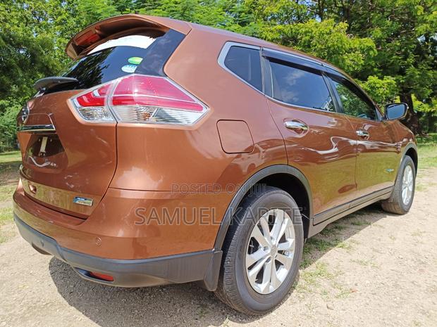 Brown Nissan X-Trail 2016 SUV Available