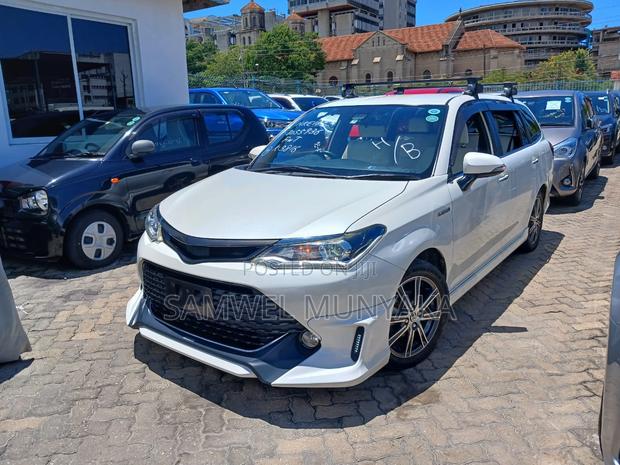Toyota Corolla Fielder 2017 White
