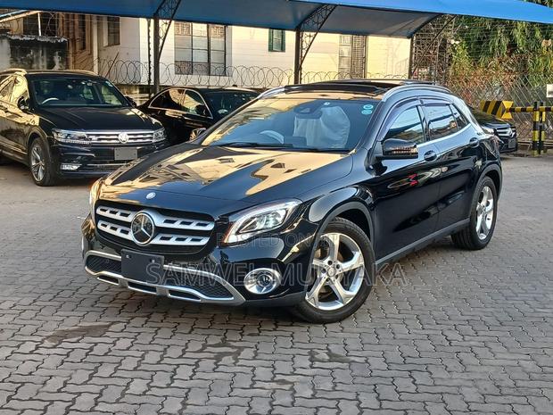 Mercedes-Benz GLA-Class 2017 Black