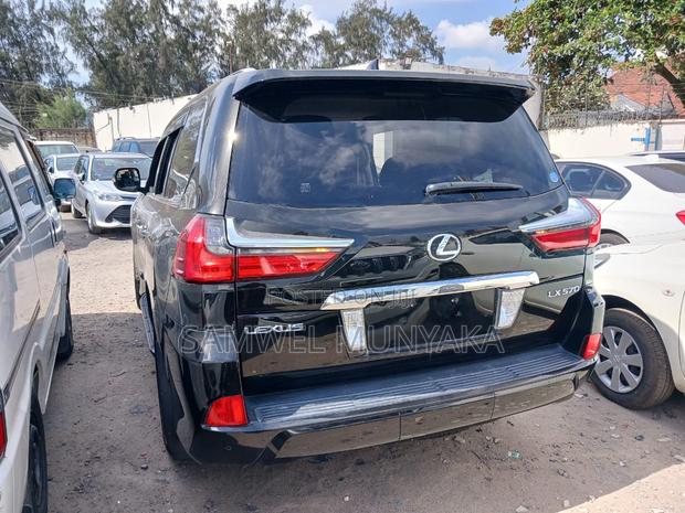 Lexus LX 570 AWD 2017 Black