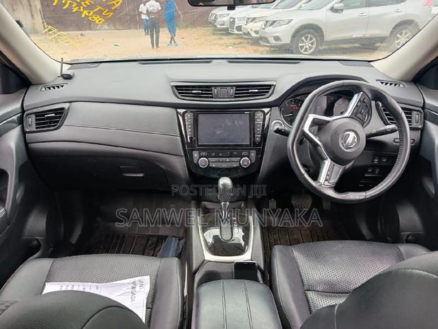 Nissan X-Trail 2.0 Petrol FWD 2016 Gray