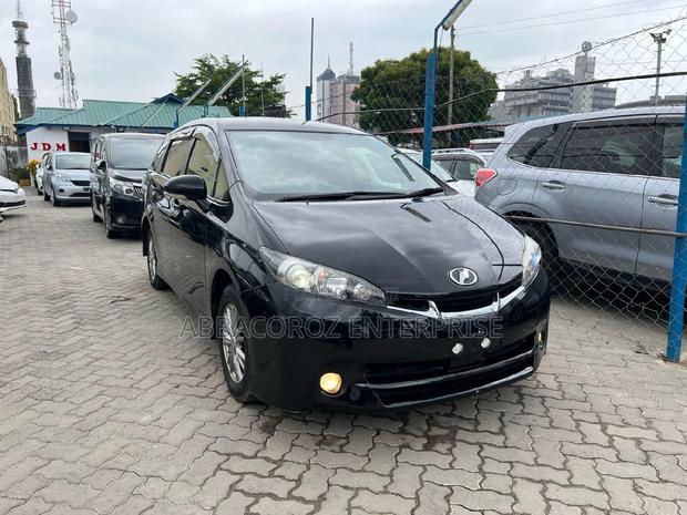 Experience the Black 2017 Toyota Wish: Style and Comfort