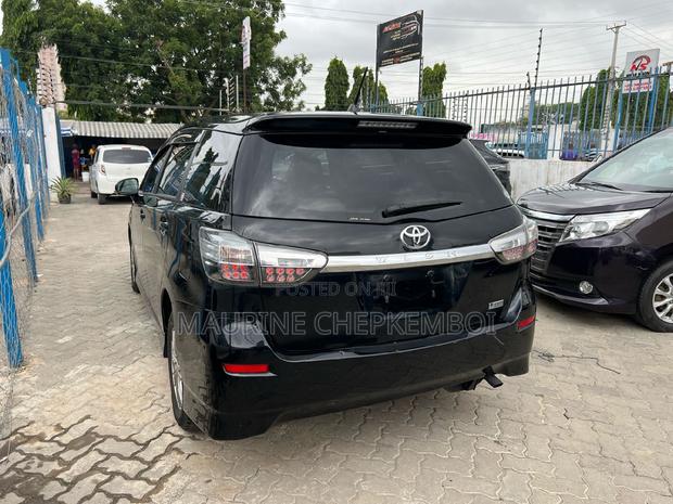 Experience the Black 2017 Toyota Wish: Style and Comfort