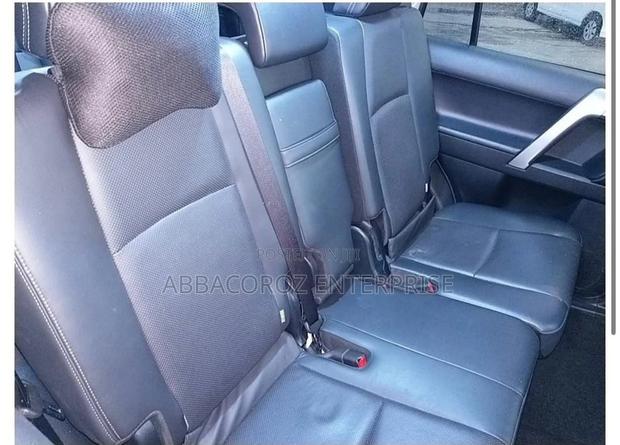 172hp 3.0L 2019 Toyota Land Cruiser Prado in Black