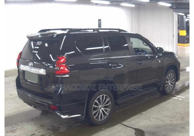172hp 3.0L 2019 Toyota Land Cruiser Prado in Black