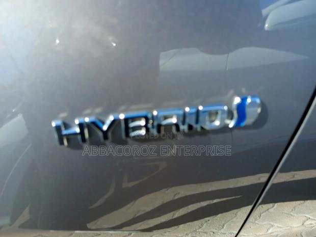 Fuel-efficient 1.5L Hybrid engine, delivering a combined MPG of 67.3.
