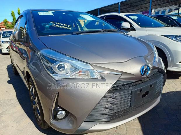 Fuel-efficient 1.5L Hybrid engine, delivering a combined MPG of 67.3.