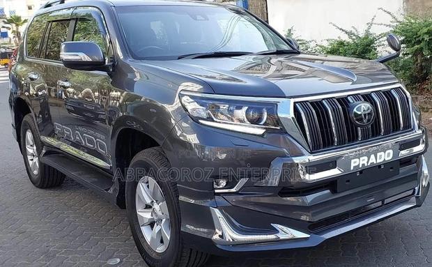 2018 Gray Toyota Land Cruiser Prado 2.8D: Powerful and Practical
