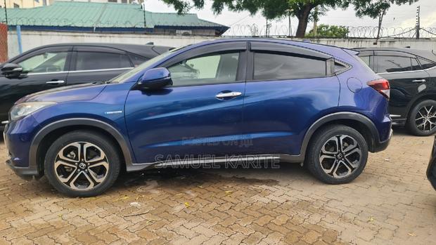 2018 Honda Vezel Azure Blue: Spacious and Affordable