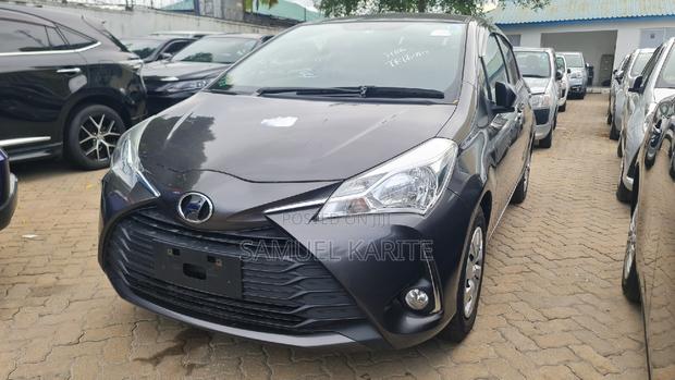 Black Toyota Vitz 2018 - Compact Car with Style and Comfort