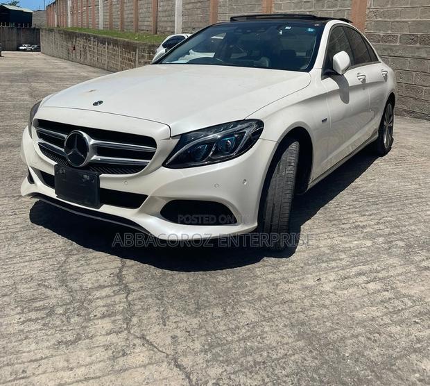 2017 Mercedes-Benz C350 Executive White Sedan - Elegant Performance
