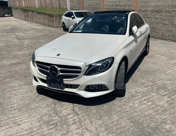 2017 Mercedes-Benz C350 Executive White Sedan - Elegant Performance