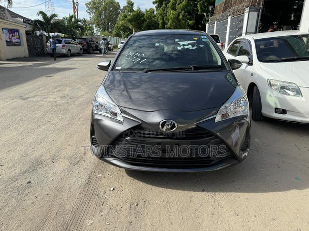 2018 Toyota Vitz 5dr 1.3L FWD - Gray, Like New