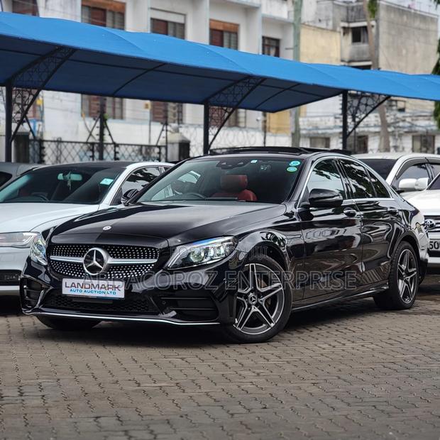 New 2018 Mercedes-Benz C200 in Black: Sleek & Sophisticated