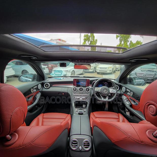 New 2018 Mercedes-Benz C200 in Black: Sleek & Sophisticated