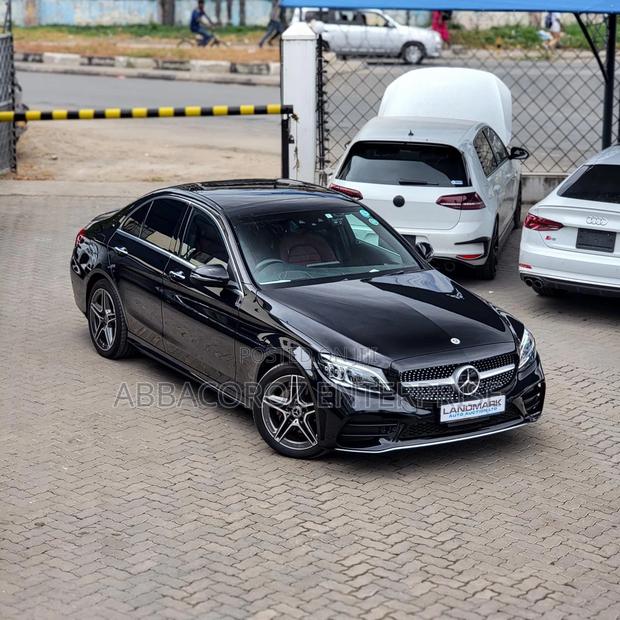 New 2018 Mercedes-Benz C200 in Black: Sleek & Sophisticated