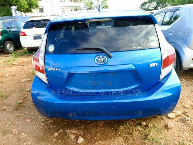Toyota Aqua 2016 Blue: Affordable Efficiency Awaits!