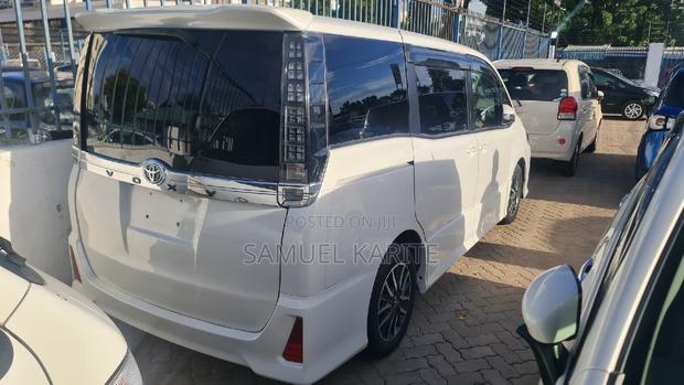White 2017 Toyota Voxy - High-Quality Minivan Deal